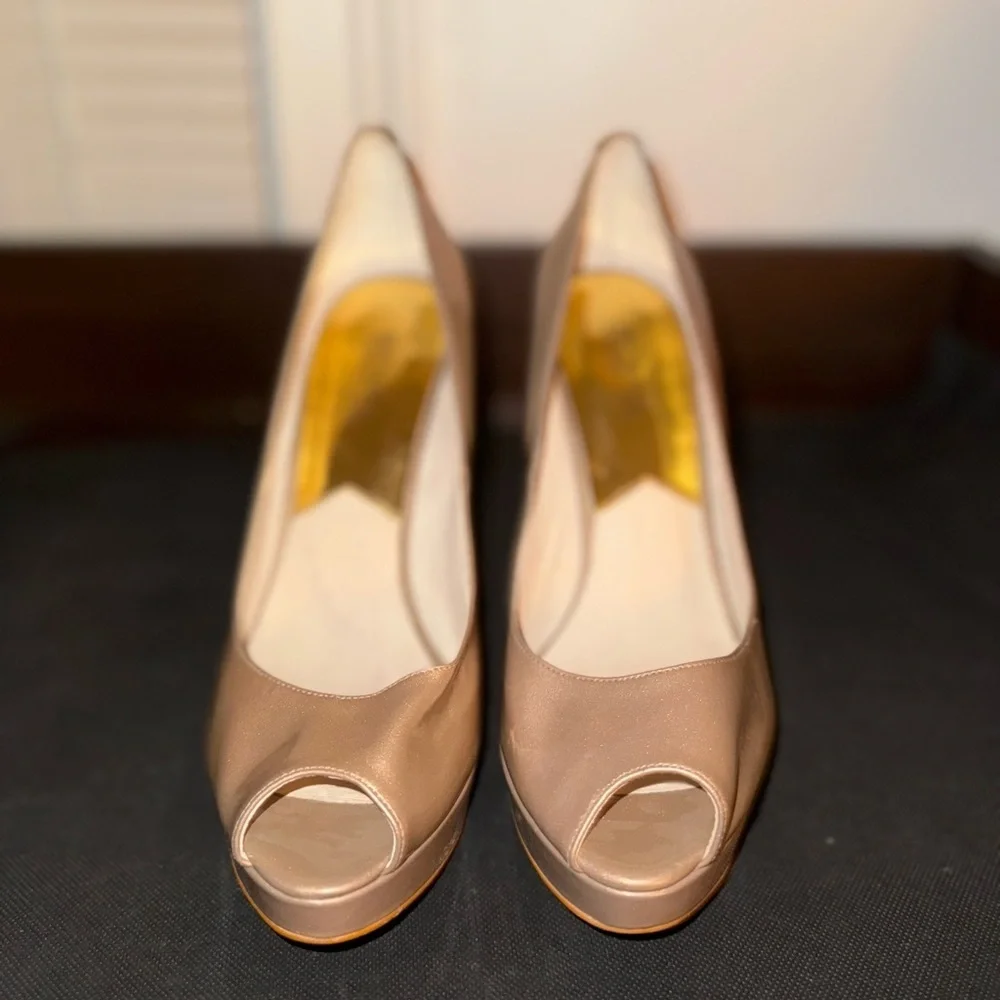 Michael Kors Gold Peep Toe Heels EUC